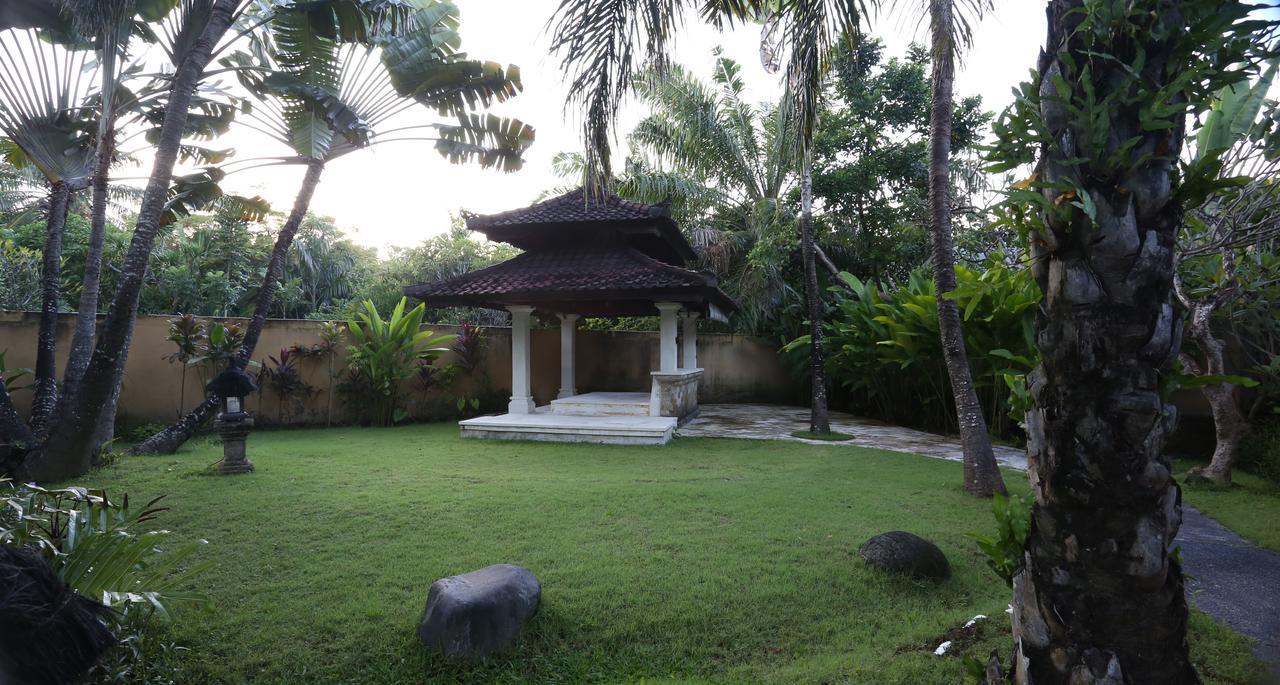 Urbanest Inn Villa Seminyak  Bagian luar foto